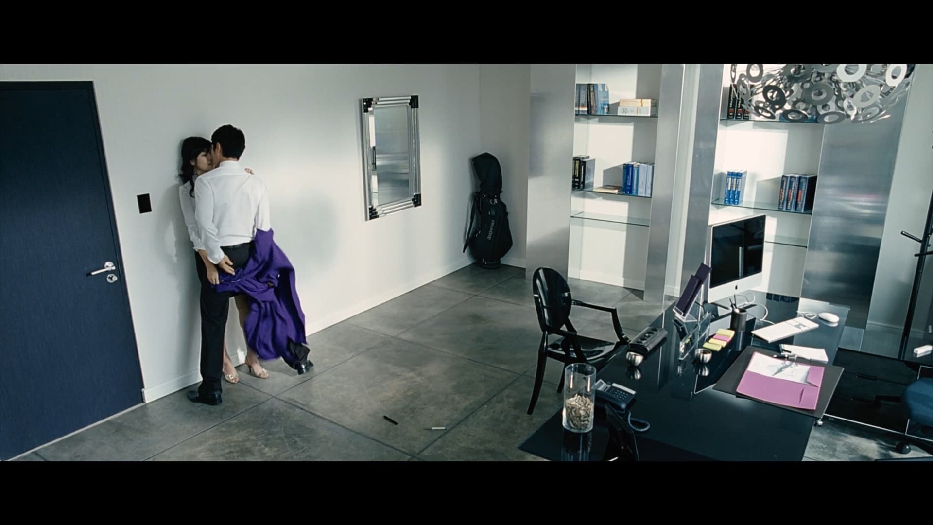 Watch film Searching for the Elephant | 펜트하우스 코끼리 ~ Searching For The Elephant 2009 trailer