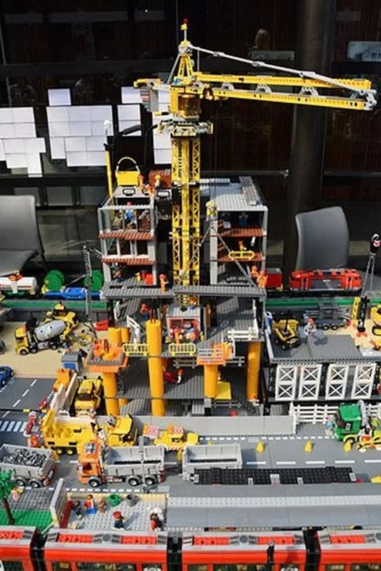 Movie poster "LEGO : les 30 constructions les plus incroyables"