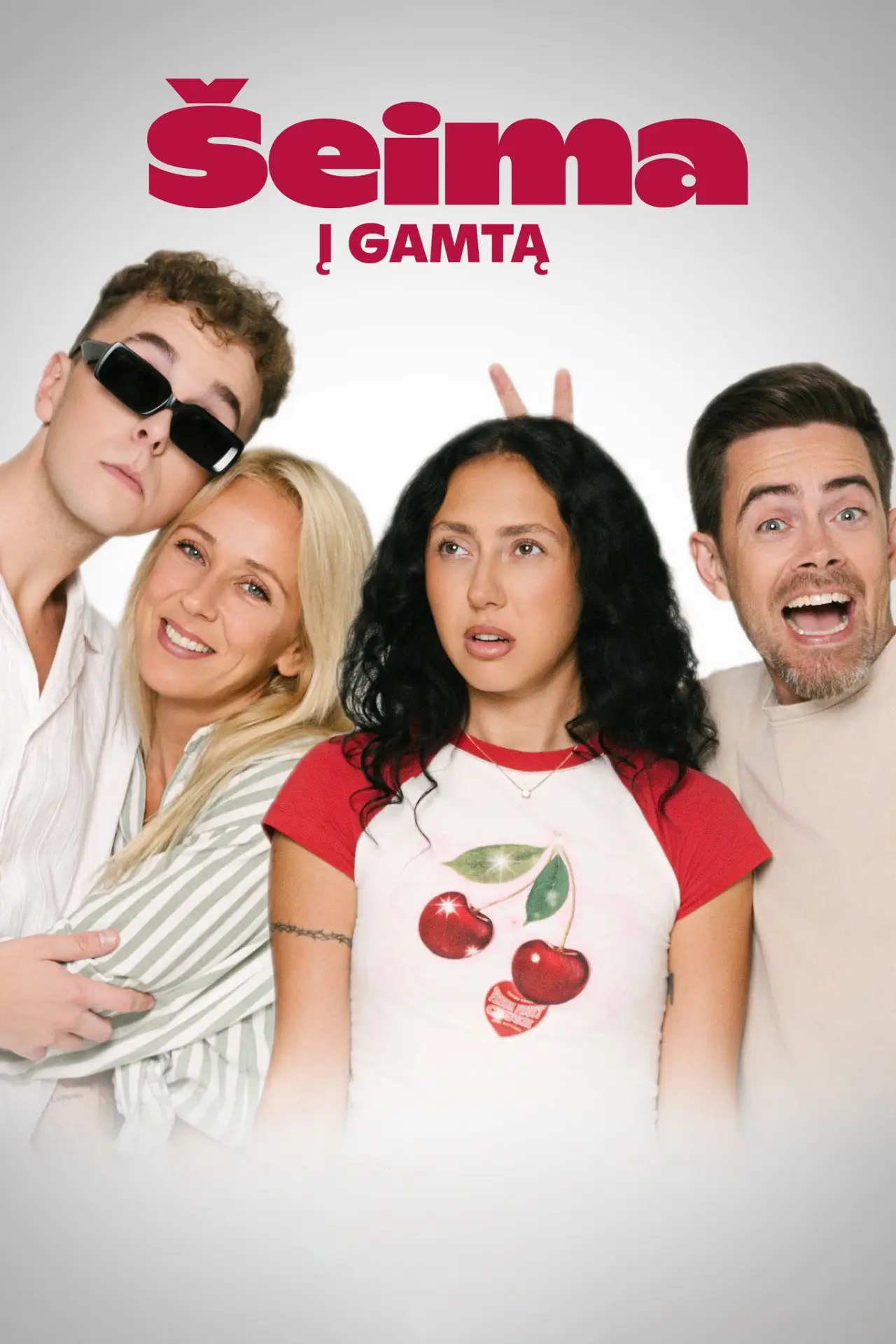 Movie poster "Šeima į gamtą"