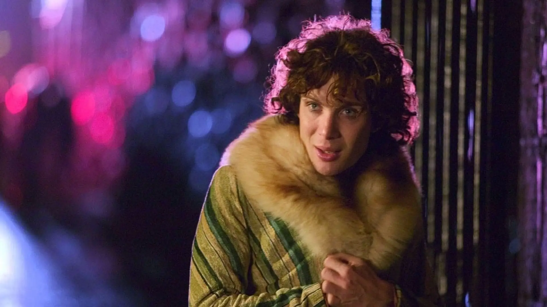Watch film Breakfast on Pluto — Desayuno en Plutón (2005) ORIGINAL TRAILER [HQ]