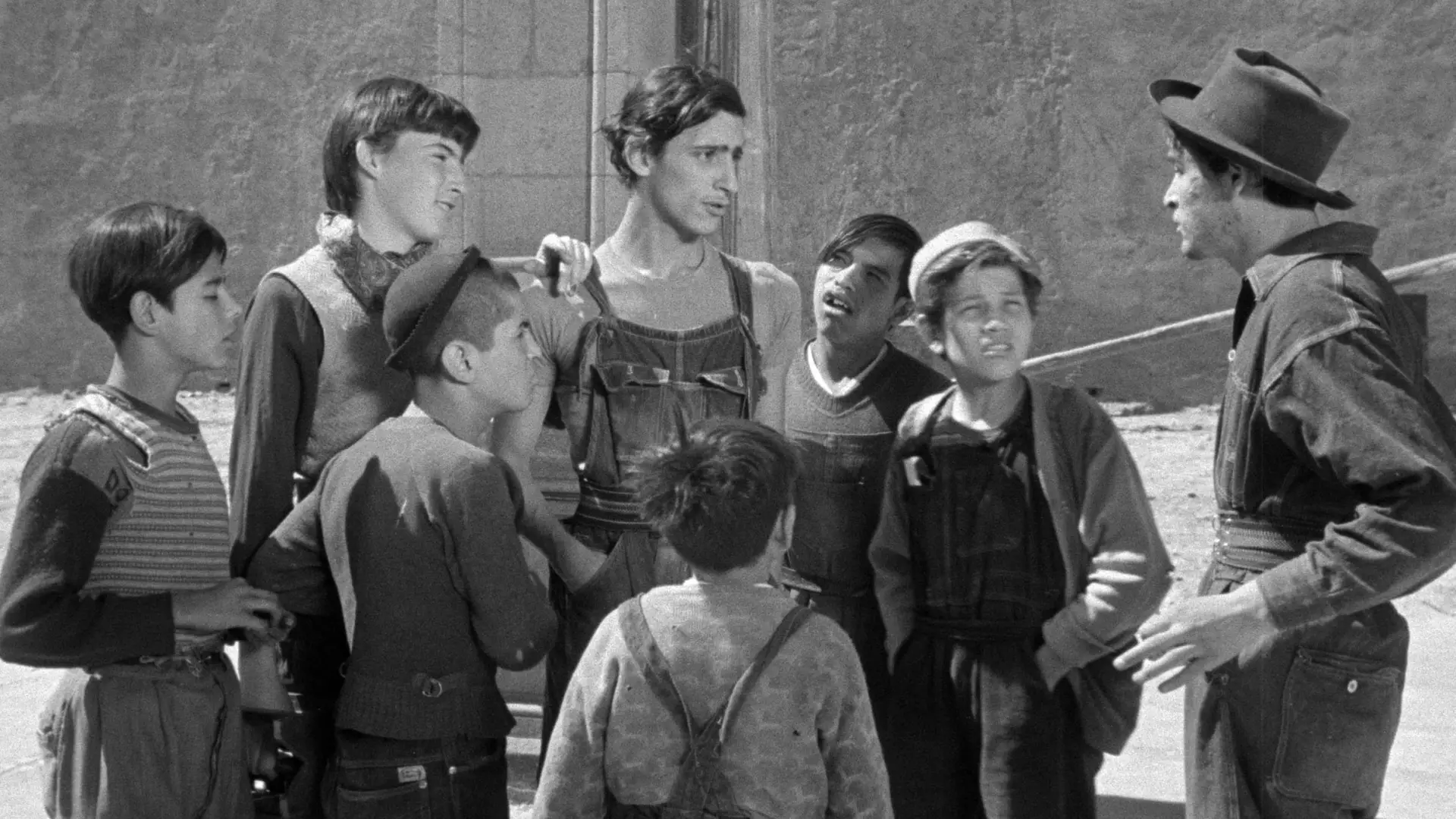 Watch film The Young and the Damned — Los olvidados (Pelicula Luis Buñuel) Año: 1950