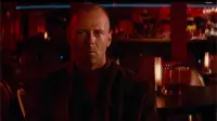 Backdrop to the movie "Pulp Fiction" #563805