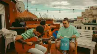 Backdrop to the movie "Stay Homas. La banda que no hauria d
