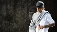 Backdrop to the movie "TMZ investigates: What Happened to Justin Bieber?" #777699