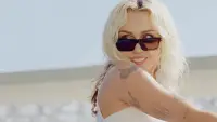 Backdrop to the movie "Miley Cyrus - Endless Summer Vacation (Backyard Sessions)" #847104