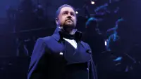 Backdrop to the movie "Les Misérables: The Staged Concert" #873953