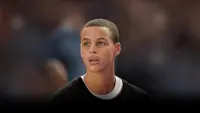 Backdrop to the movie "Stephen Curry: Underrated" #352998