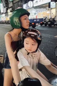 Poster to the movie "Left-Handed Girl" #1119637