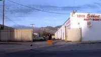 Backdrop to the movie "Punch-Drunk Love" #819991