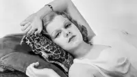Backdrop to the movie "Red-Headed Woman" #880774