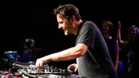 Backdrop to the movie "Laurent Garnier: Off the Record" #889331
