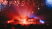 Backdrop to the movie "Jamie xx: In Waves Tour - Adidas Arena, Paris 2025" #770541