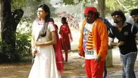 Backdrop to the movie "En Aaloda Seruppa Kaanom" #861603
