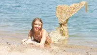 Backdrop to the movie "A Mermaid