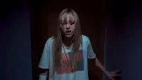 Backdrop to the movie "It Follows" #517377