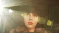Backdrop to the movie "Under the Skin" #320414