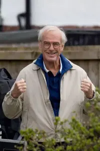 Poster to the movie "Giant" #521955