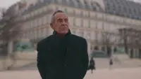 Backdrop to the movie "La face cachée de l