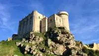 Backdrop to the movie "The Glorious Story of Castles" #732562