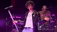 Backdrop to the movie "The 1975: Live from Glastonbury" #803968