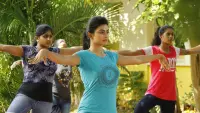 Backdrop to the movie "En Aaloda Seruppa Kaanom" #861597