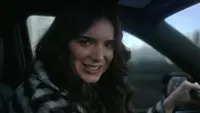 Backdrop to the movie "Smile 2" #689647