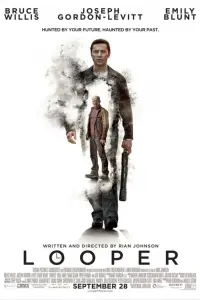 Poster to the movie "Looper" #696855