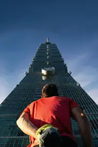 Poster to the movie "Skyscraper Live" #518963