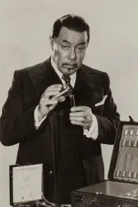 Poster to the movie "Charlie Chan