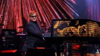 Backdrop to the movie "Elton John - The Million Dollar Piano" #811534