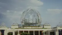 Backdrop to the movie "Glass Onion: A Knives Out Mystery" #777538