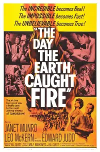 Poster to the movie "The Day the Earth Caught Fire" #1149984