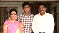 Backdrop to the movie "Palli Paruvathile" #876490