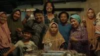 Backdrop to the movie "Basri & Salma in A Never-Ending Comedy" #749188