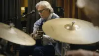 Backdrop to the movie "Eric Clapton: The Lady in the Balcony - Lockdown Sessions" #1149288