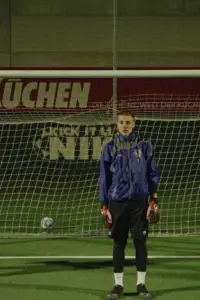 A. will raus (über Neutralität)