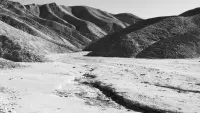 Backdrop to the movie "Marooned?" #845491