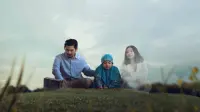 Backdrop to the movie "Lebih Dari Selamanya" #853925