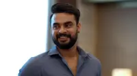 Backdrop to the movie "Uyare" #865034