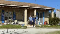 Backdrop to the movie "Aramon, qui l