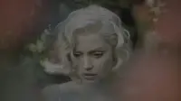 Backdrop to the movie "Blonde" #765399