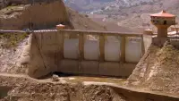 Backdrop to the movie "L