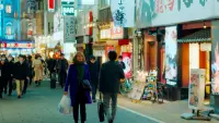 Backdrop to the movie "Tokyo Shaking" #788505