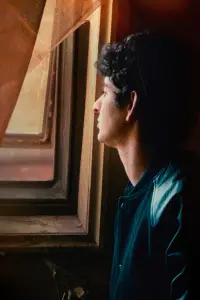 Poster to the movie "Six Feet Over" #683394