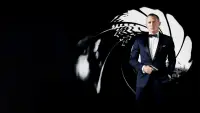 Backdrop to the movie "Skyfall" #883681