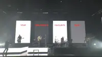 Backdrop to the movie "The 1975: Live from Glastonbury" #803971