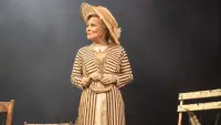 Backdrop to the movie "National Theatre Live: Mrs. Warren