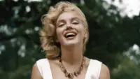 Backdrop to the movie "Becoming Marilyn" #541478