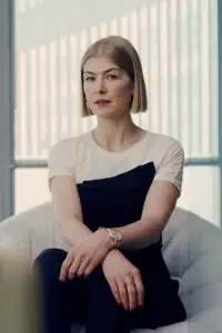 Poster to the movie "I Care a Lot" #1131526