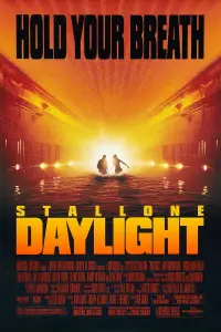 Poster to the movie "Daylight" #944595
